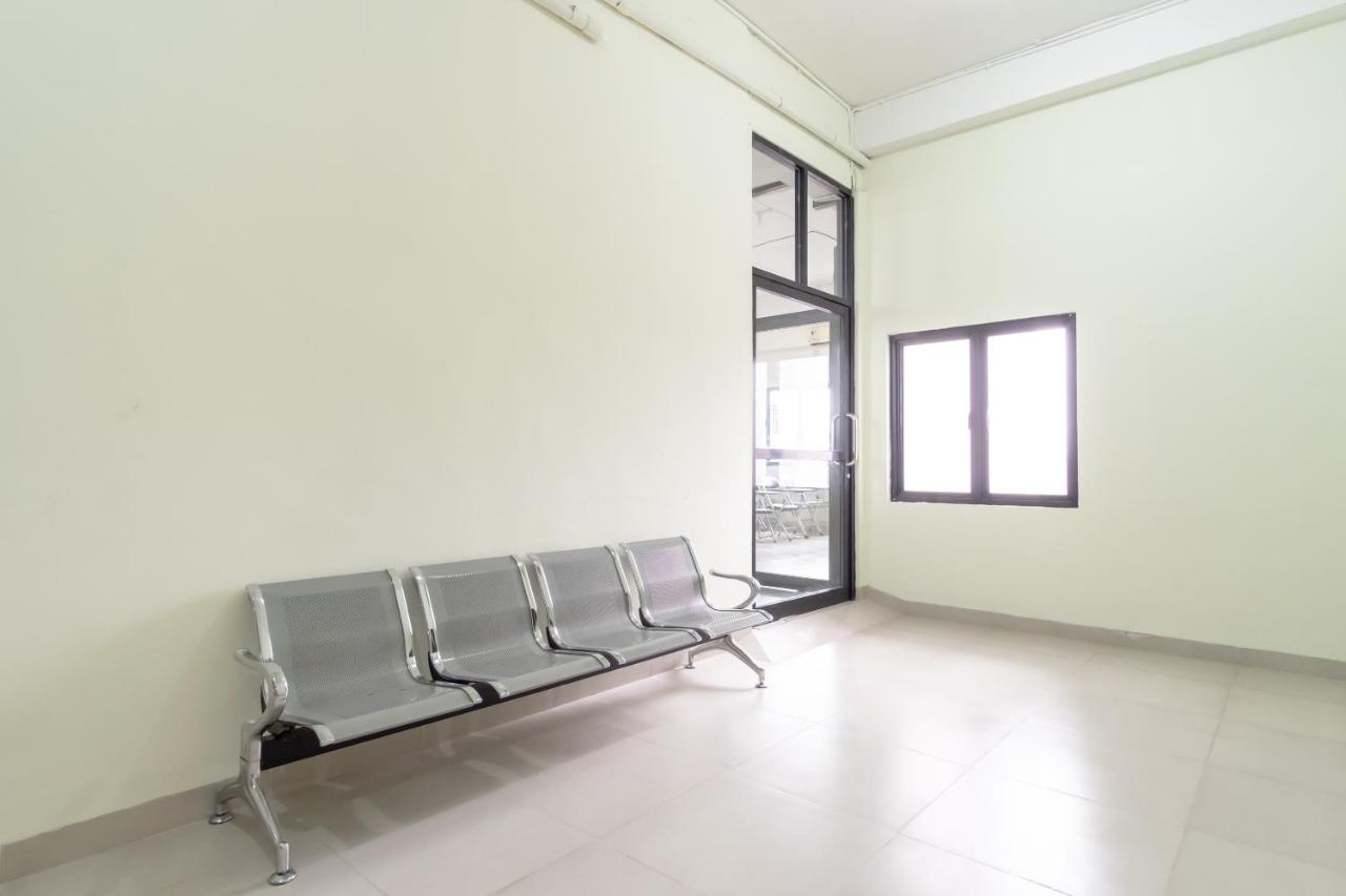 Oyo 1940 Cendana Homestay Syariah Медан Экстерьер фото