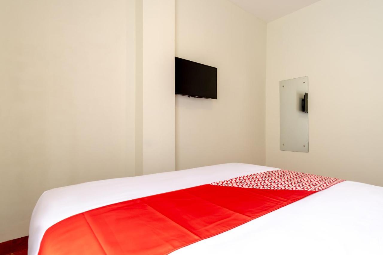 Oyo 1940 Cendana Homestay Syariah Медан Экстерьер фото