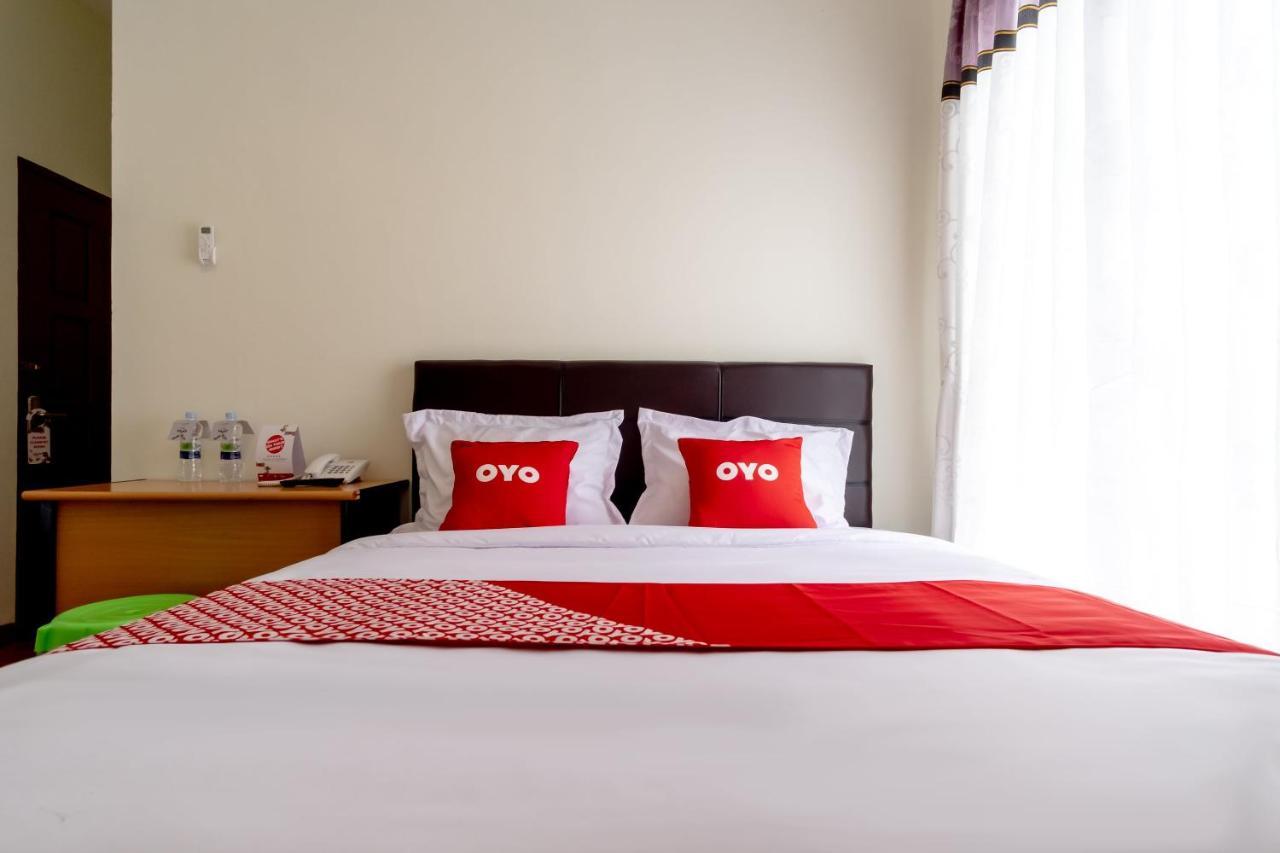 Oyo 1940 Cendana Homestay Syariah Медан Экстерьер фото