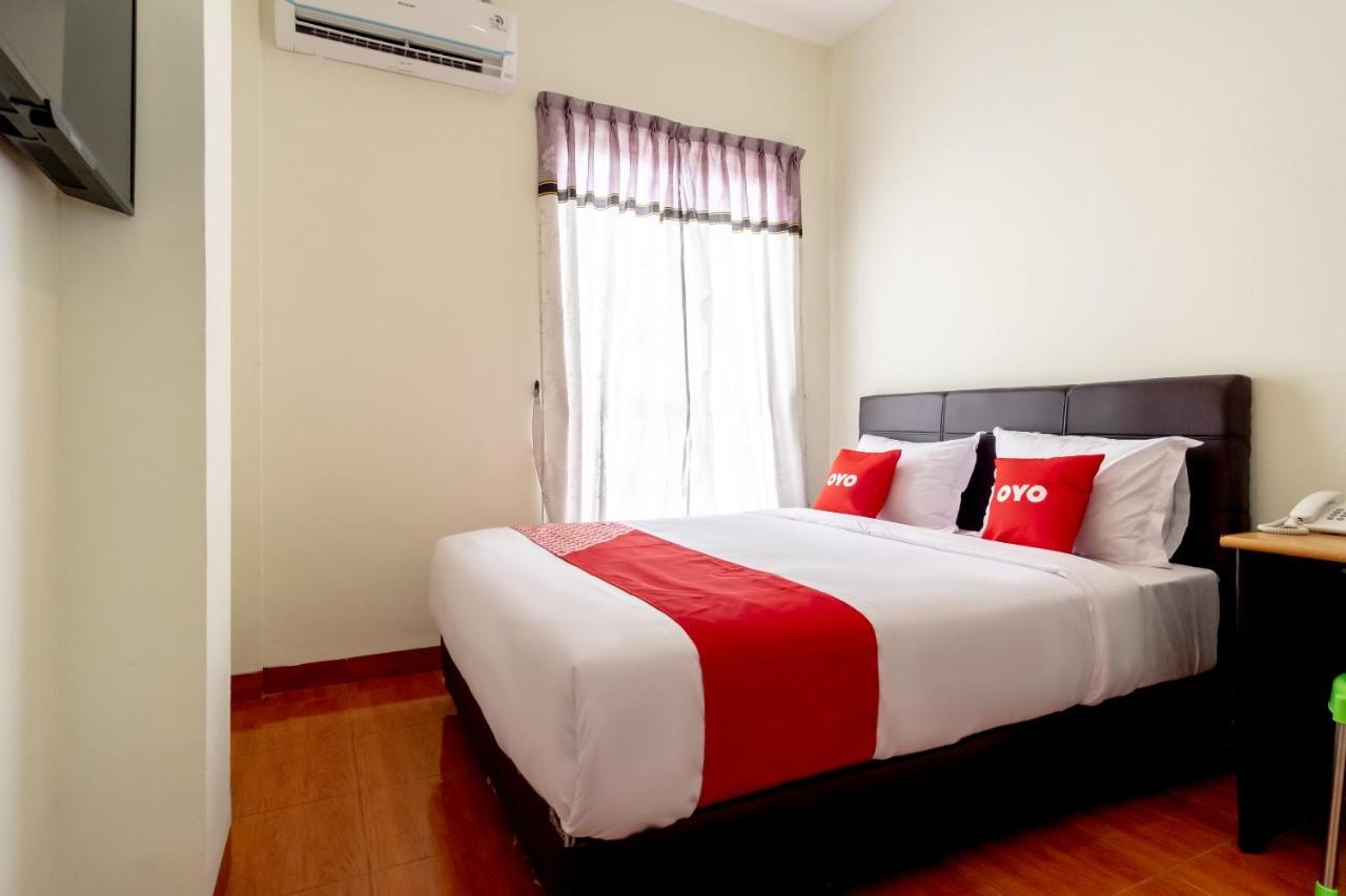 Oyo 1940 Cendana Homestay Syariah Медан Экстерьер фото